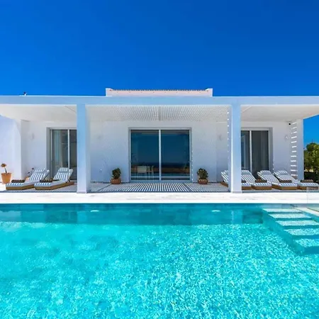 Haus In Notia Rodos Mit Flachem Pool Und Schoener Aussicht Λαχανιά